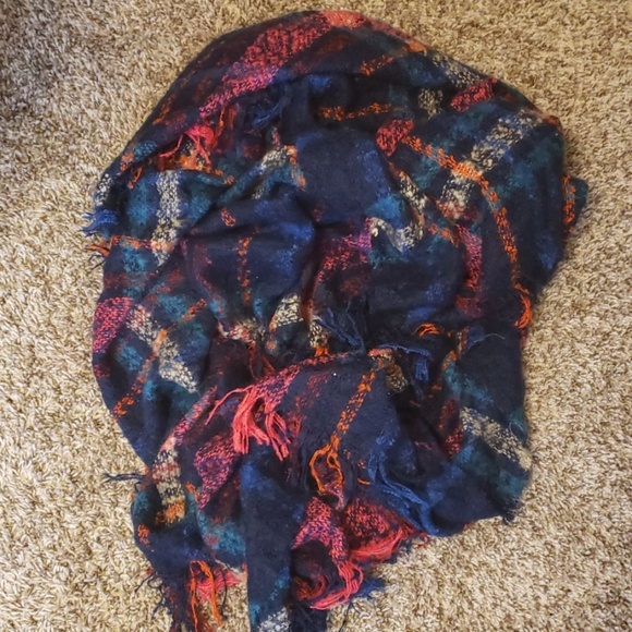 Three Bird Nest Accessories - Blanket Scarf